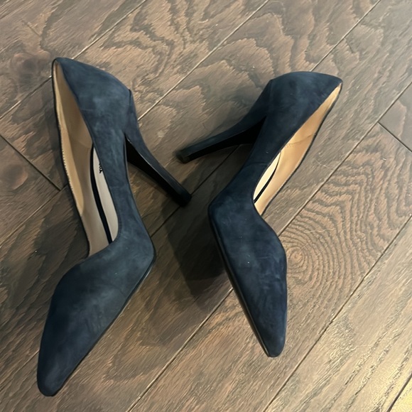 Neiman Marcus pumps - Picture 2 of 5